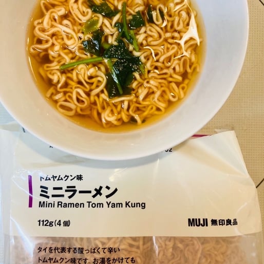 トムヤムクン味　ミニラーメン