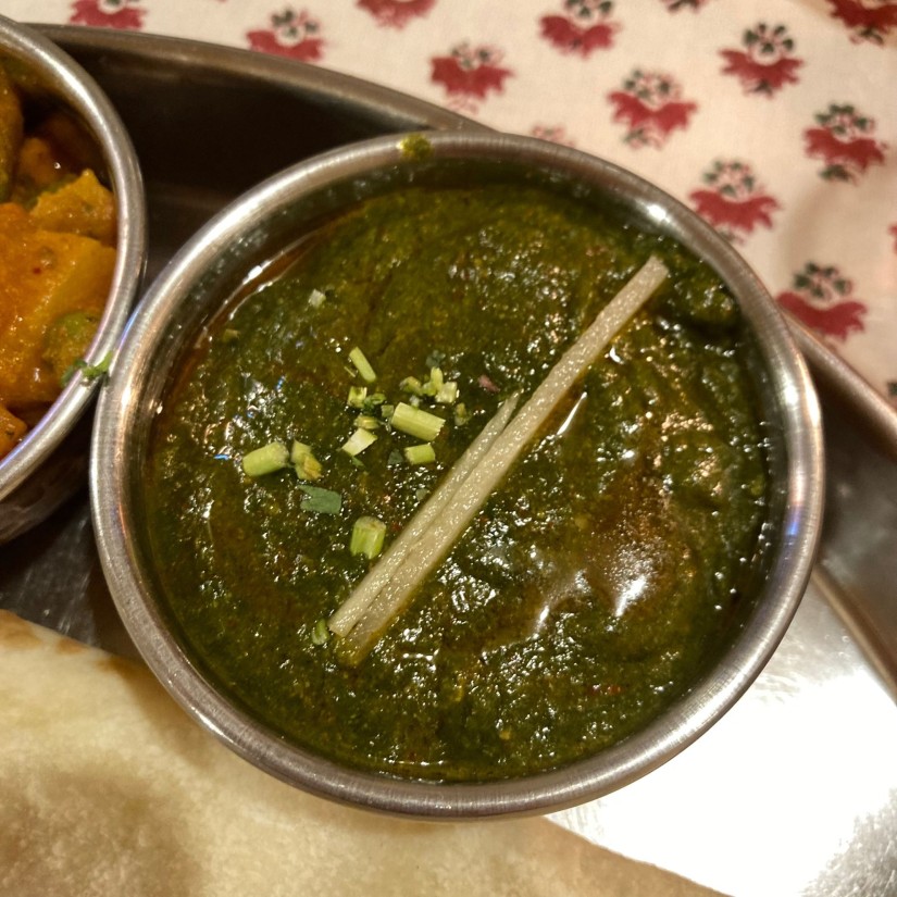 ほうれん草とチキンのカレー クレイジーホット