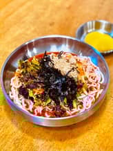 비빔국수 (混ぜ麺)