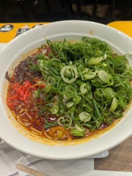 豚骨ラーメン 100円で辛み追加