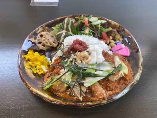 ごまチキンと長ネギ梅干しカレー 辛口