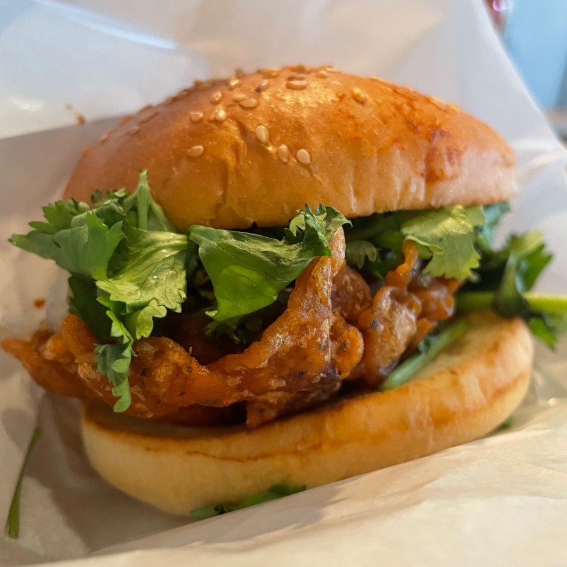 3倍パクチーチキンバーガートムヤムクン