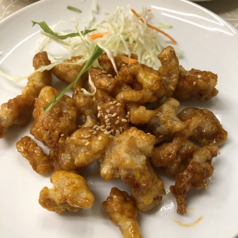 鶏にヤンニョムチキンたれ和え