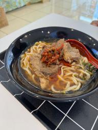 牛肉麺 激辛唐辛子トッピング