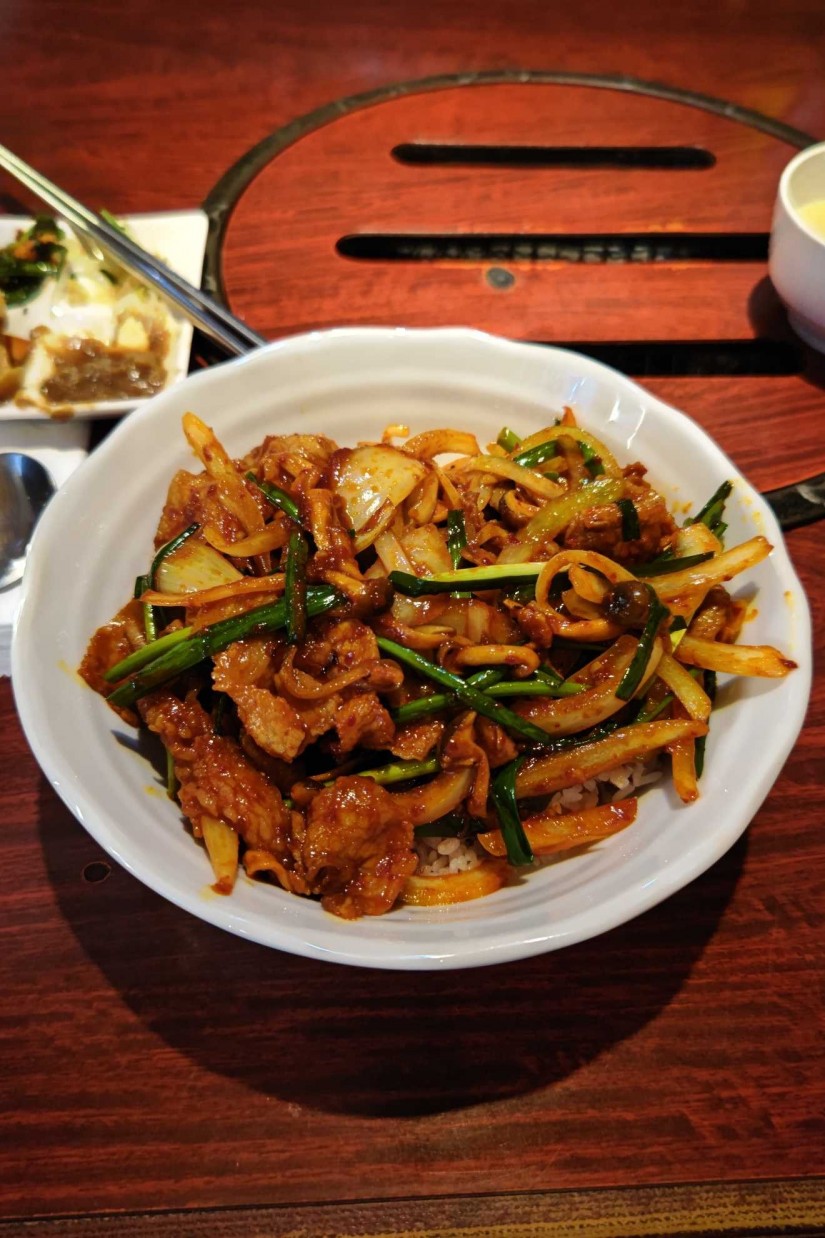 ピリ辛豚肉炒め丼