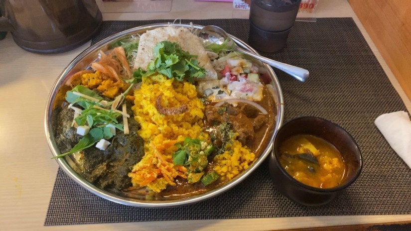 るっこらのサグチキンカレー