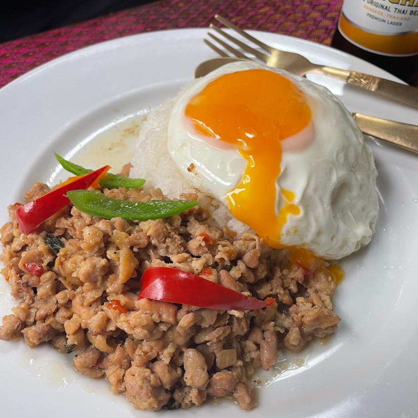 鶏肉のバジル炒め<ガ・パオ・カイ> 🌶🌶