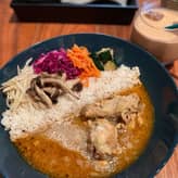 バターチキンカレー ライス小盛り 野菜盛りトッピング 辛増し