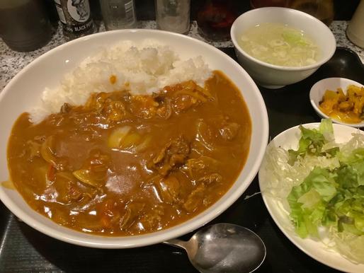 牛すじ肉とトマトのカレー