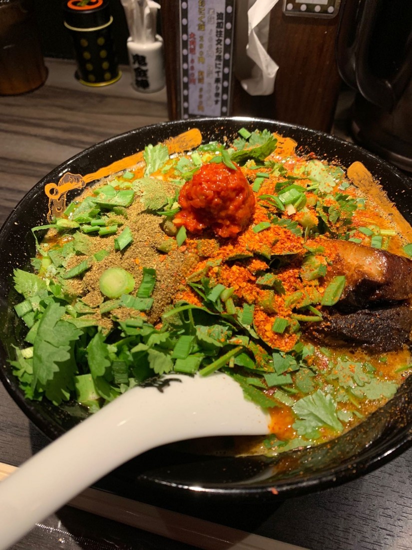 パクチーカラシビ味噌ラー麺 辛さ鬼殺し、痺れ鬼増し