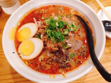 黒胡麻担々麺