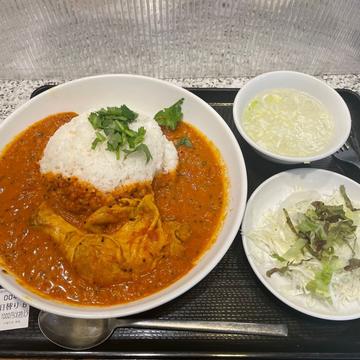 南インドカレー風チキントマトカレ(骨付きもも肉)