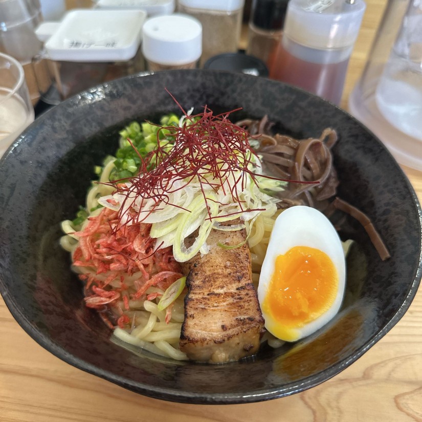えび塩油そば 自家製激辛高菜