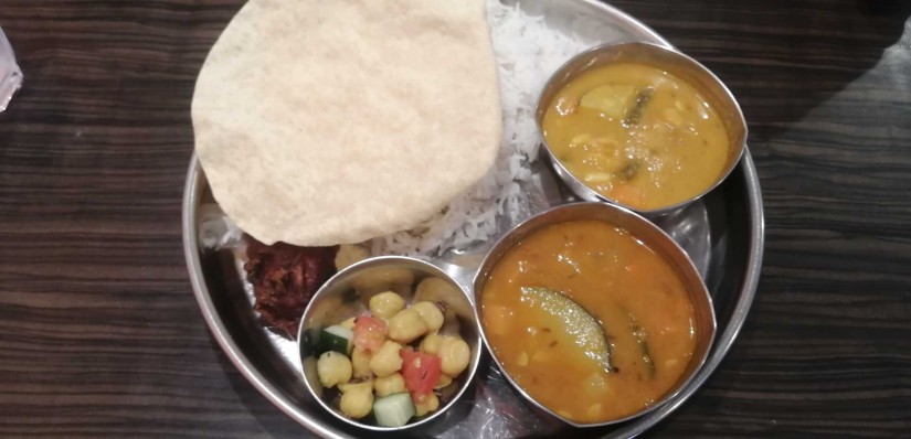 ランチプレート（夏野菜のカットカテ＋サンバル） 中辛