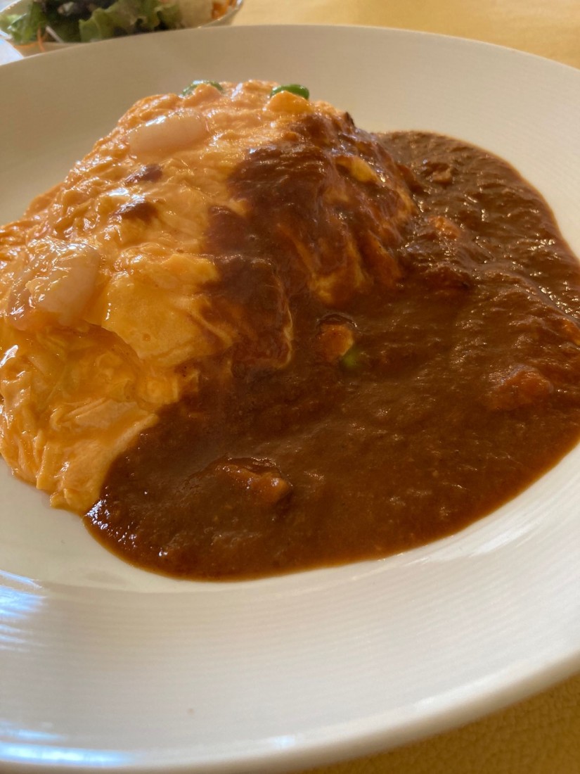 オムレツライスカレー