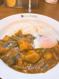 ポークカレーやさい、ほうれん草、温玉トッピング 5辛