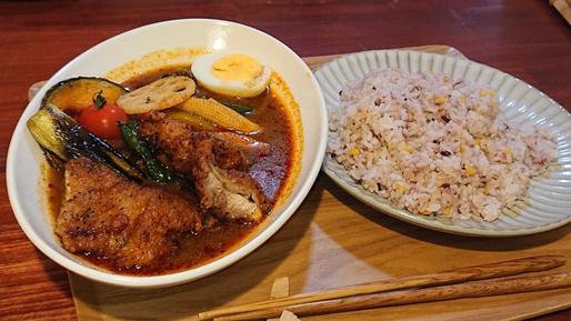 スープカレー·やさい トッピング:どす来いザンギ ライス：雑穀米大300g 辛さ４【メニュー最大】