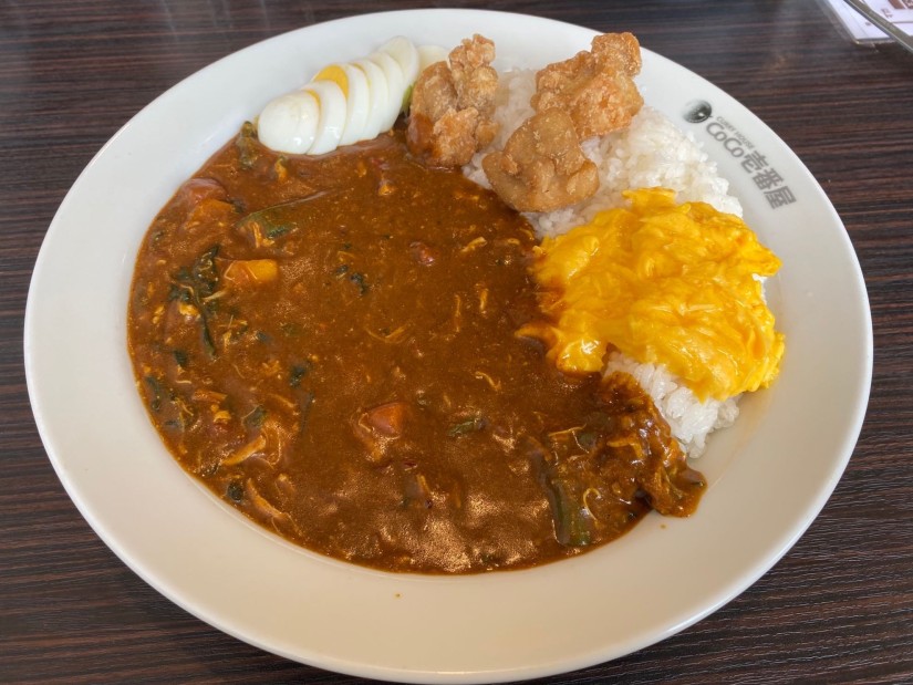 夏野菜とチキンのカレー(トッピング色々) 15辛