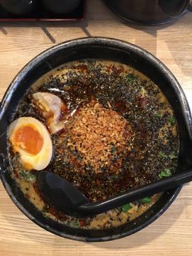 黒胡麻坦々麺