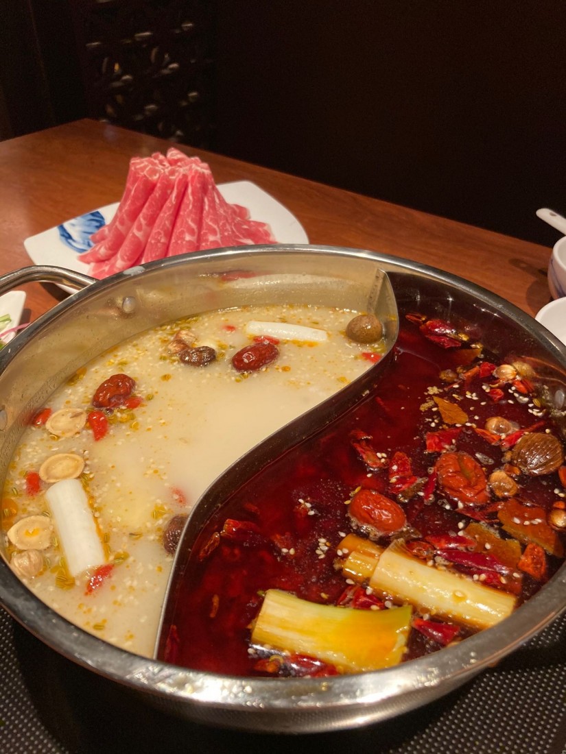 薬膳火鍋 麻辣スープ(大辛)  白湯