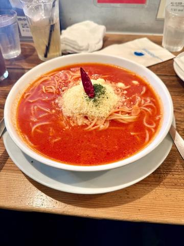 赤唐辛子とニンニクのトマトソース