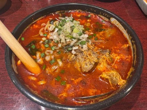 ユッケジャンスープ最高に辛いのオーダー