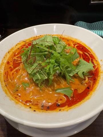 担々麺　白 4辛(本格的でスパイシーな辛さ)