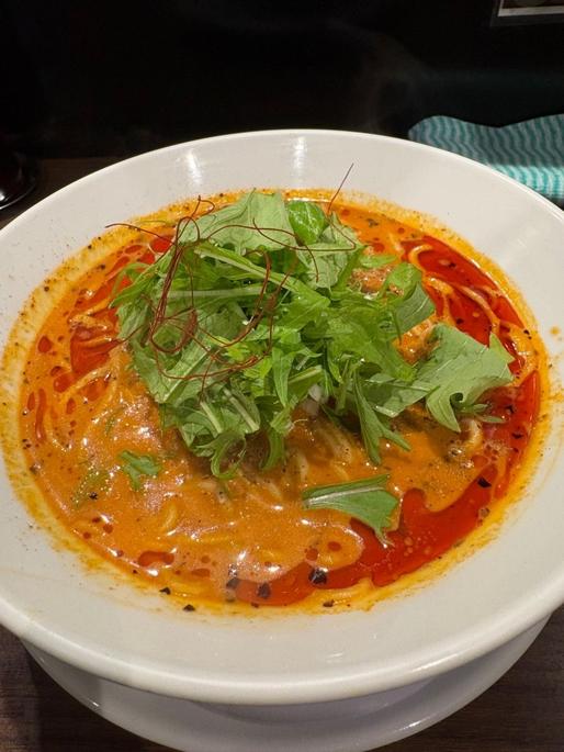 担々麺　白 4辛(本格的でスパイシーな辛さ)