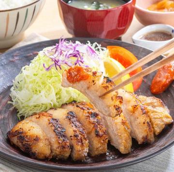 豚トロみそ漬け炭火焼きのとうがらし味噌
