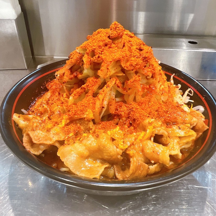 鬼紅ラーメン ドカ盛･野菜 辛さ増し