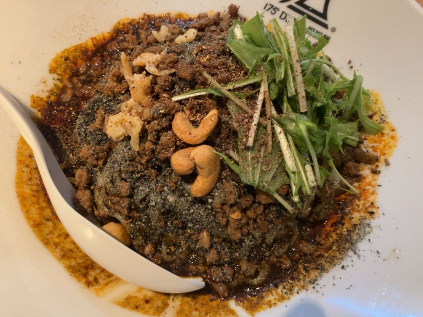 黒ごま汁なし担担麺 シビれ2+Special、辛さ激辛