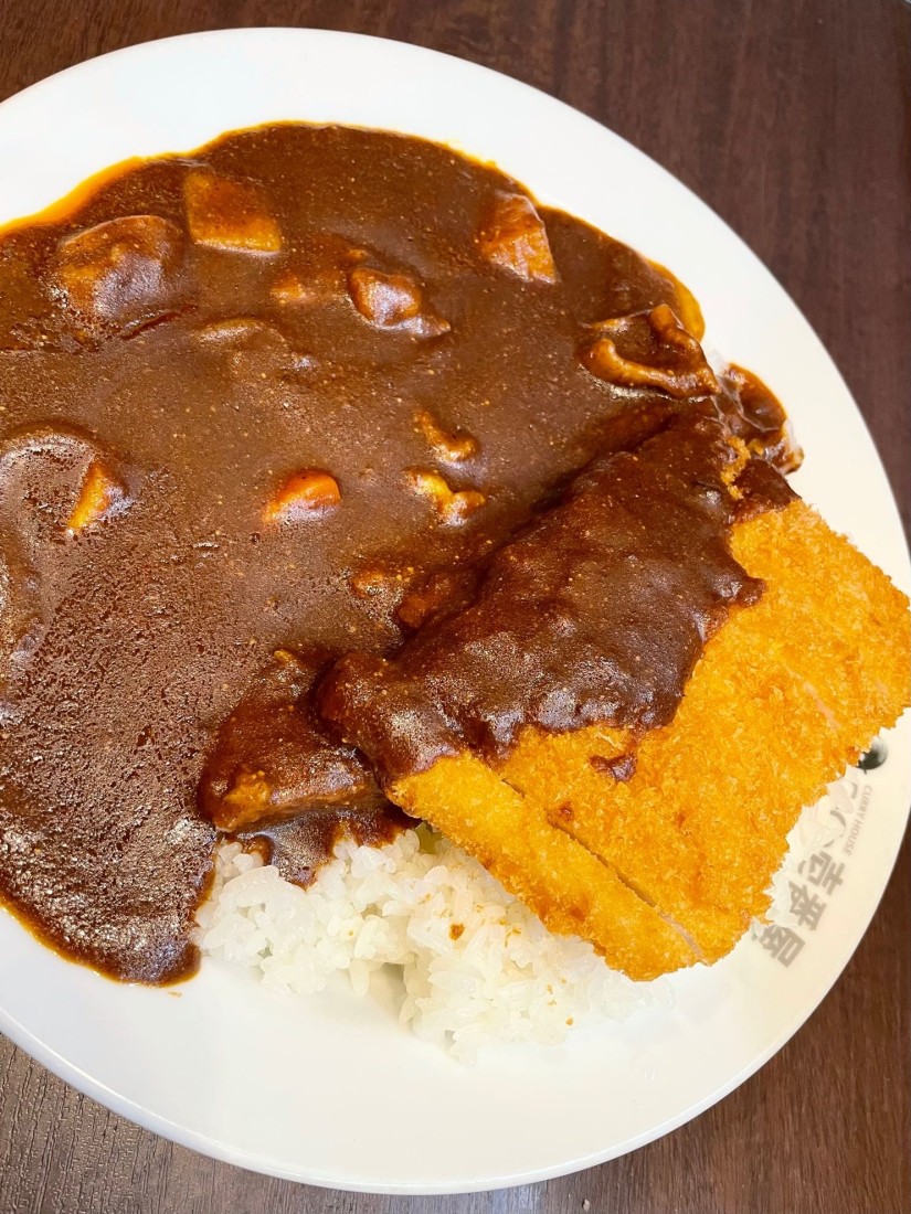 焙煎スパイスのチキンカレー チキンカツ 10辛