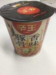 辛王 スパイス香る香味豚骨スープ  激辛