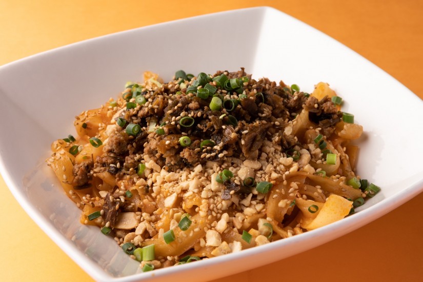 元祖汁無し刀削麺 中辛，激辛、地獄辛