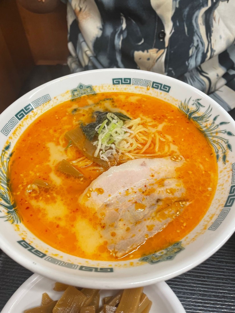 ぴり辛とんこつネギラーメン