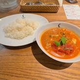 タイ風スパイシーソーセージと3種のキノコとトマトのカリー 激辛