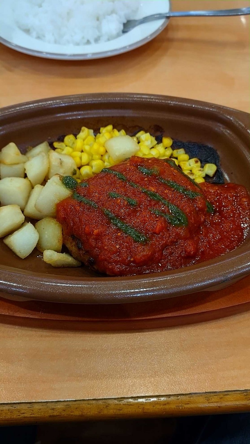 スパイシートマトハンバーグ