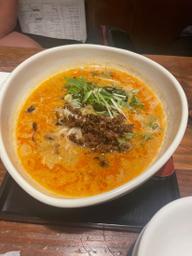 お酒の後 仕上げには 坦々麺