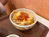 ヤンニョムチーズ牛丼
