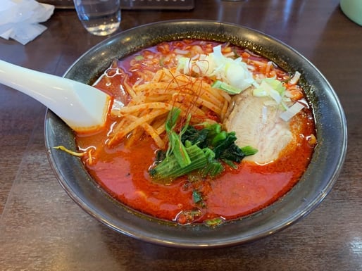 中辛ラーメン 激辛3兄弟の次男 一般的な激辛ラーメンより辛め