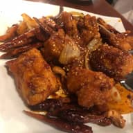 炎の唐辛子と鶏肉の炒め