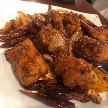 炎の唐辛子と鶏肉の炒め