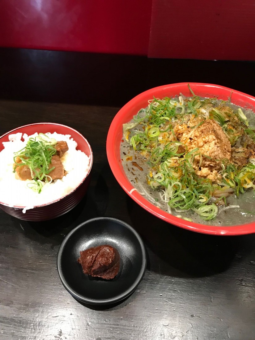 濃厚黒胡麻クリーミー坦々麺＋激辛玉