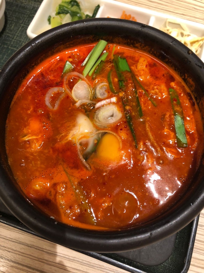 ホルモンスンドゥブ 4辛 1.60KM - 東京純豆腐 ルミネ町田店:東京都
