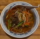 ピリ辛牛肉刀削麺