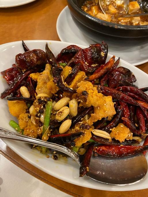 鶏肉の四川風二種唐辛子炒め