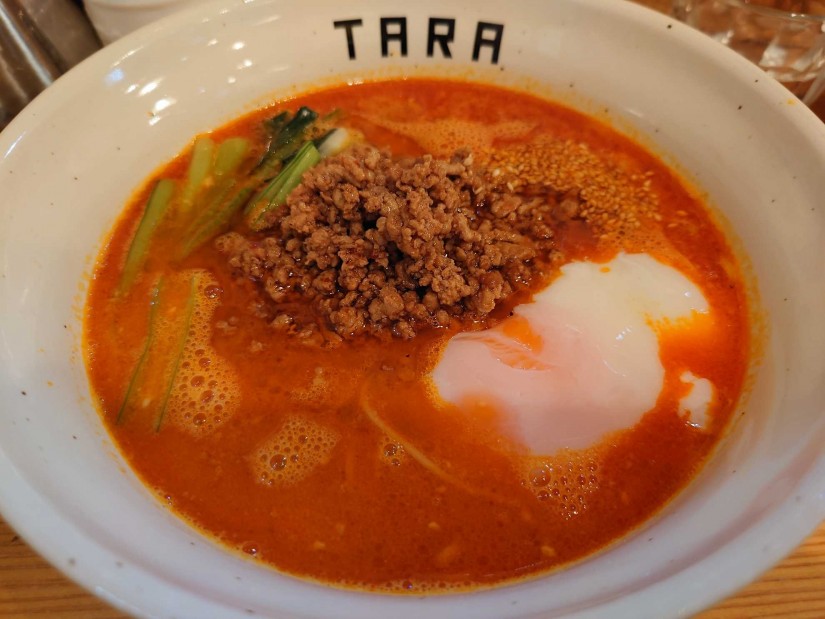 担々麺(温玉入り)