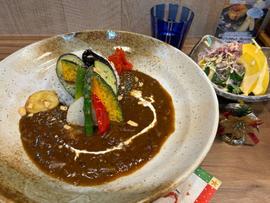 とろとろ牛すじ欧風カレー