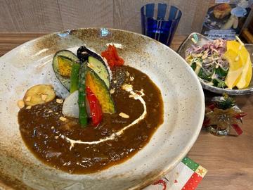 とろとろ牛すじ欧風カレー