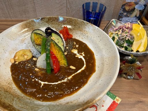 とろとろ牛すじ欧風カレー